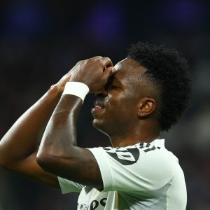 半岛体育官网-ESPN：阿隆索离任让维尼修斯续约出现转机，但工资条款差距仍很大