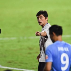 半岛体育官网-大连人主场不败金身被破 谢晖不满球队低级失误