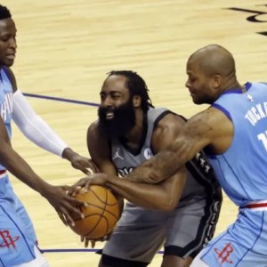 半岛体育-火箭超市开张？奥拉迪波市场有限 塔克标价首轮签